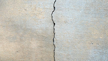 Vertical Cracks on Walls